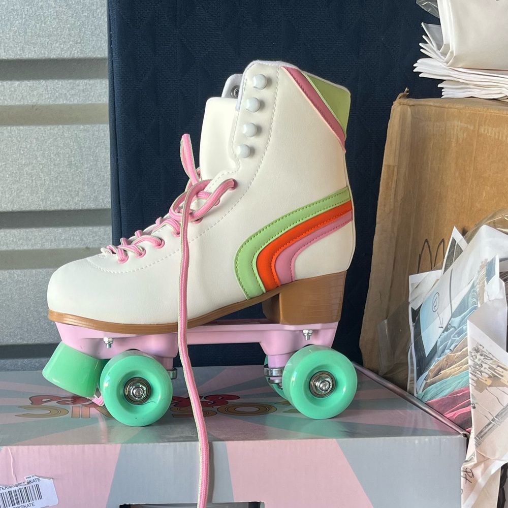 COSMIC SKATES - RETRO RAINBOW